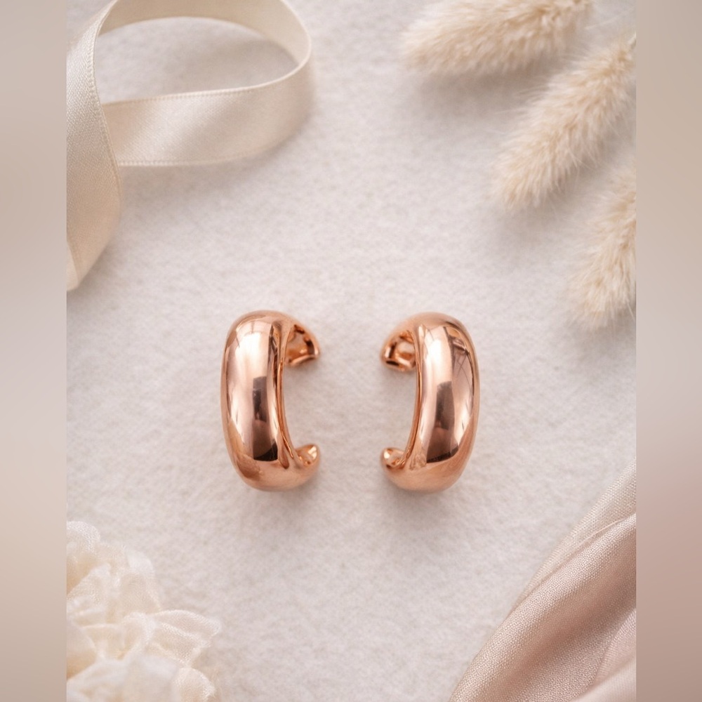 ⚠️ 5/25: Majestic Copper-Toned Hoop Clip On Earrings